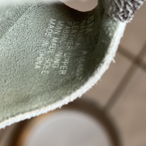 ~3 for $20~ Kenneth Cole wedge sandals - Picture 6 of 7